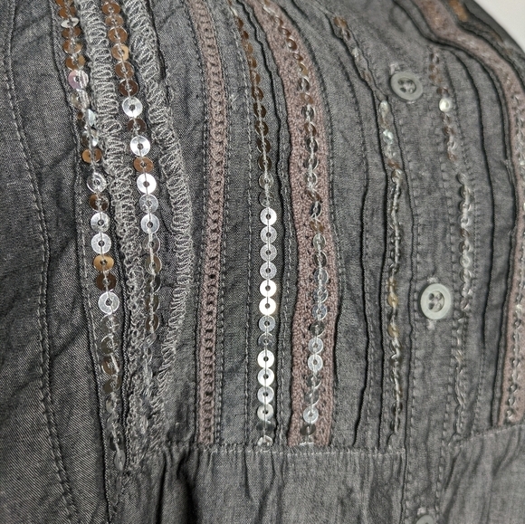 ✨3/$15  NWT Essentials grey sequin accent button down long sleeve top 4X - Picture 3 of 8